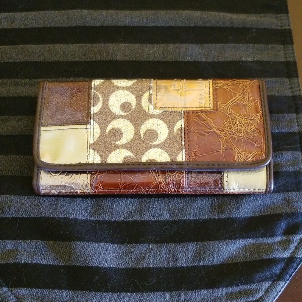 Checkbook wallet